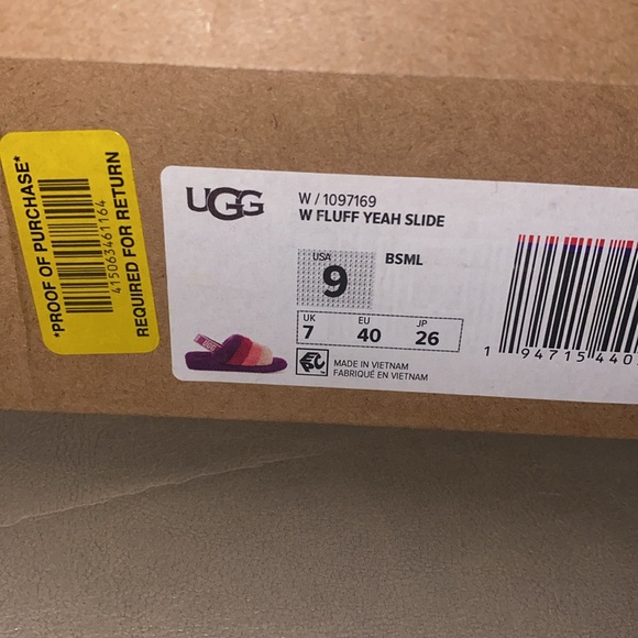 Ugg - Picture 5 of 6